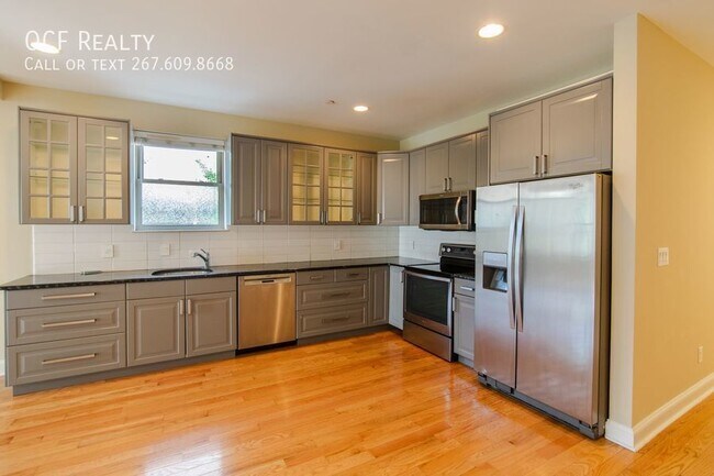 Building Photo - 1242 S 17th St