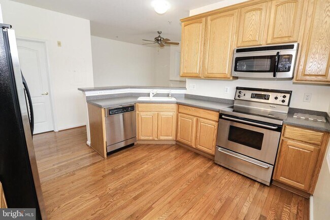Building Photo - 12180 Abington Hall Pl