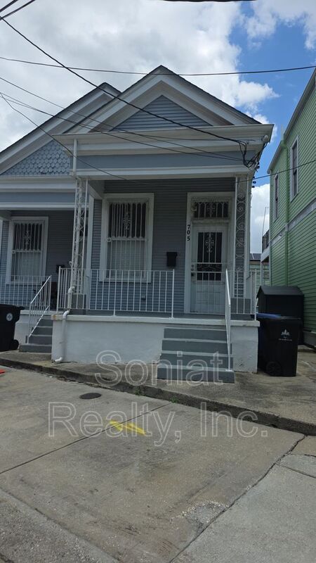 Building Photo - 705 Felicity St