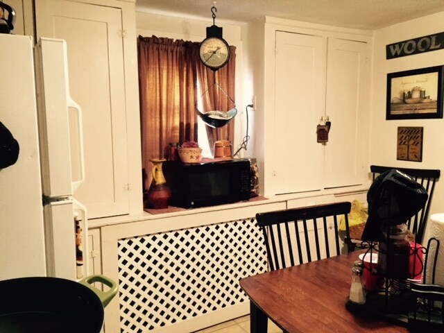 Building Photo - 94 N Maple St