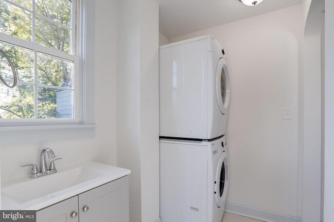 Building Photo - 5717 Station Rd