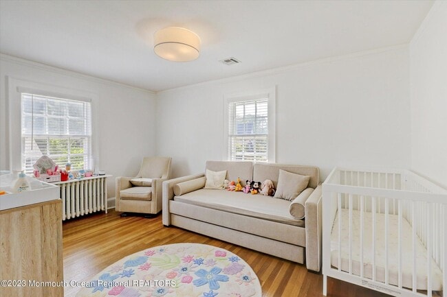 Building Photo - 570 N Edgemere Dr