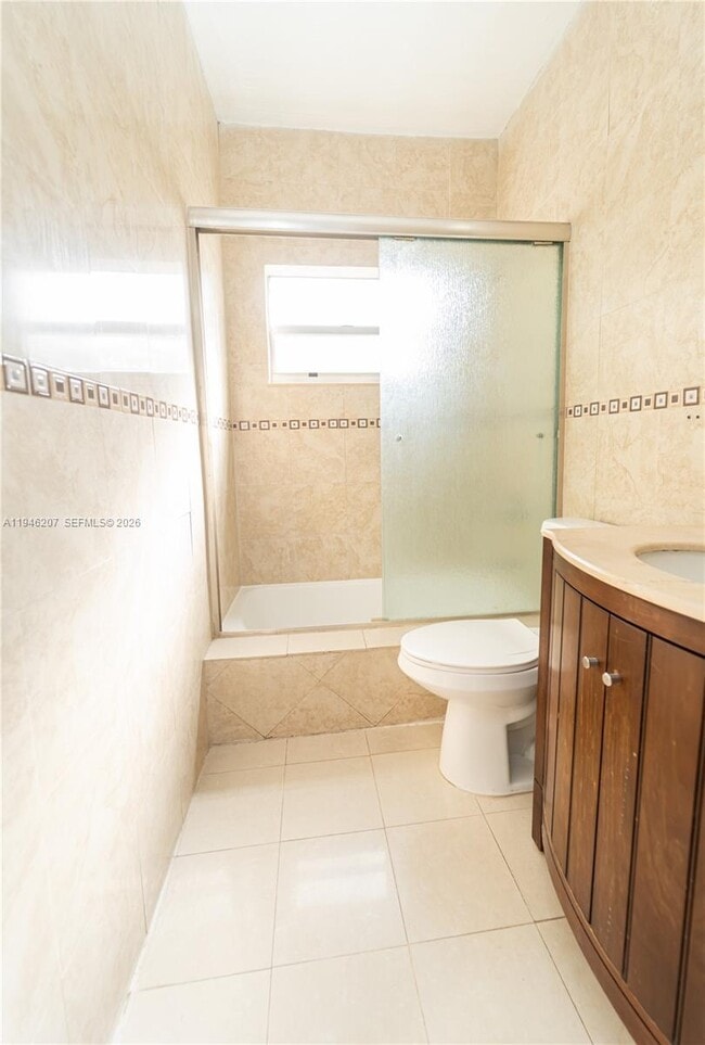 Building Photo - 919 SW 25th Ave