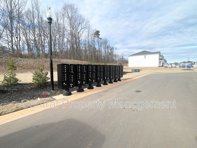 Building Photo - 671 Cozy Blf Rd