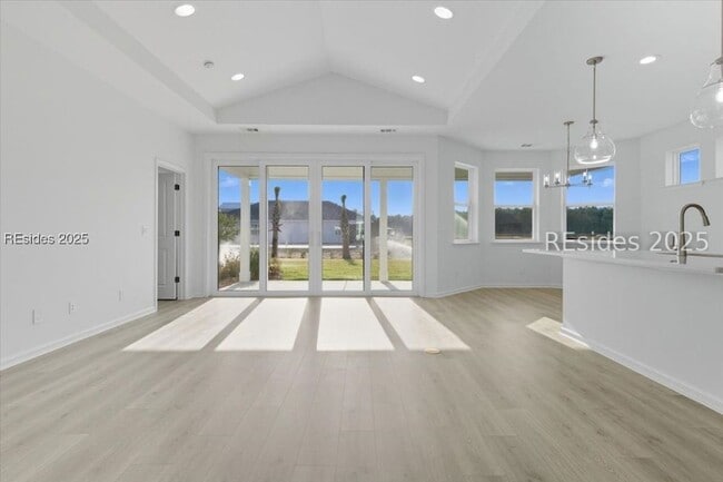 Building Photo - 921 Tropics Ave