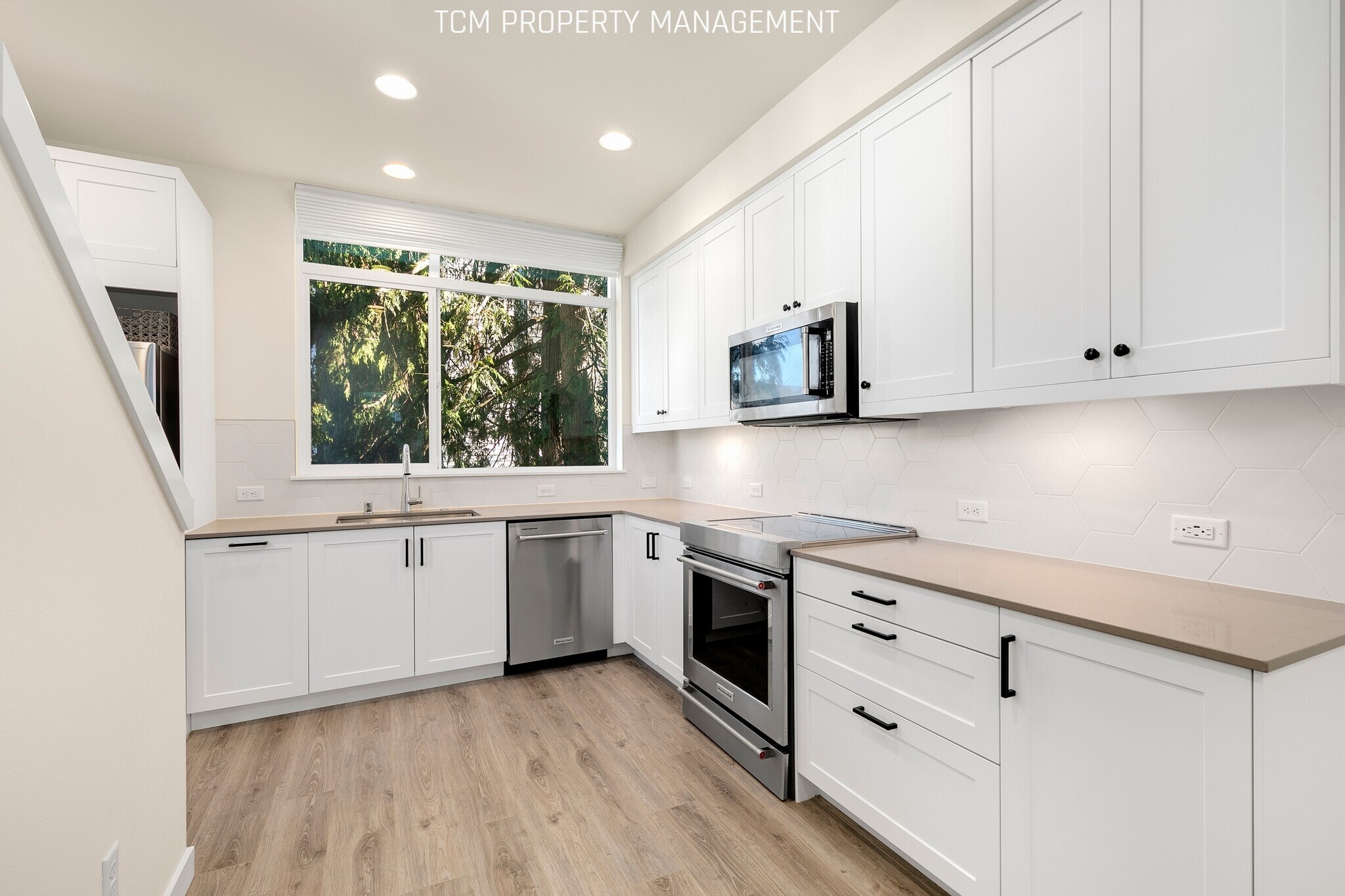 Building Photo - 2024E NE 85th St