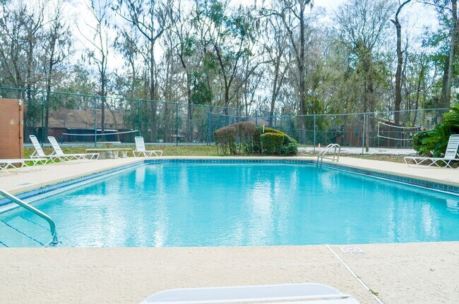 Building Photo - FIRST MONTH FREE! Rockwood Villas 3 bedroom 3 bath