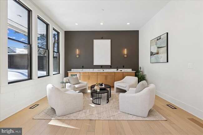 Building Photo - 4428 Albemarle St NW