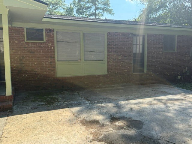 Building Photo - 7040 Media Dr