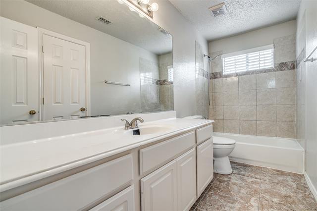 Building Photo - 1520 Eaglepoint Dr