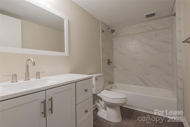 Building Photo - 4739 Hedgemore Dr