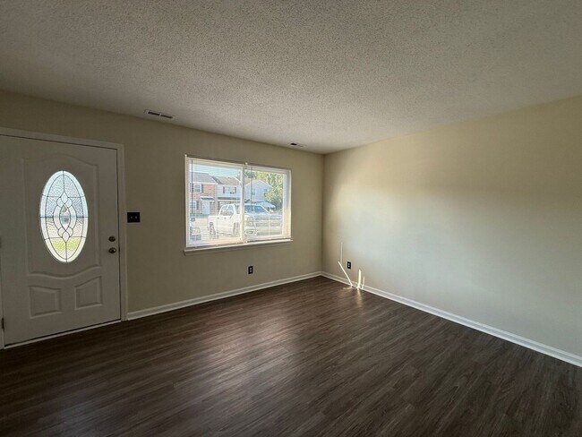 Building Photo - 432 Myrtlewood Cir