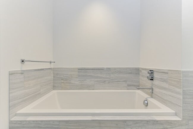 Building Photo - 1 Dalton St