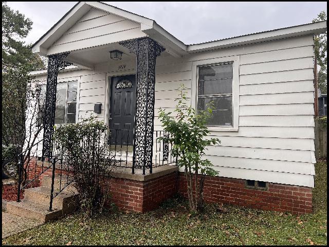 Building Photo - 5919 Woodlawn Dr