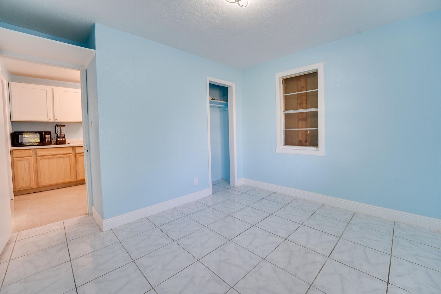 Building Photo - 813 Truman St