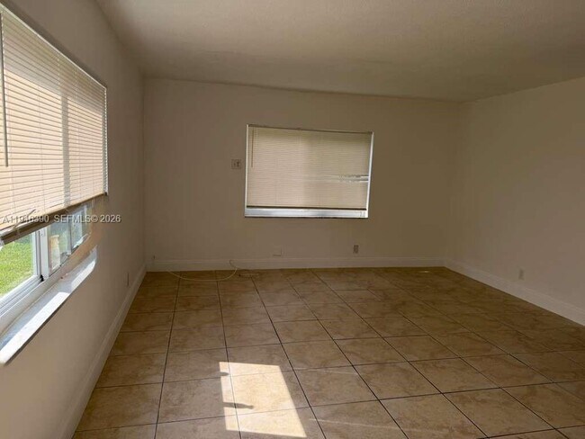 Building Photo - 831 NW 1st Ave