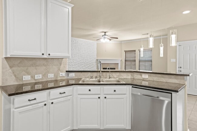 Building Photo - 6034 Preserve Ln