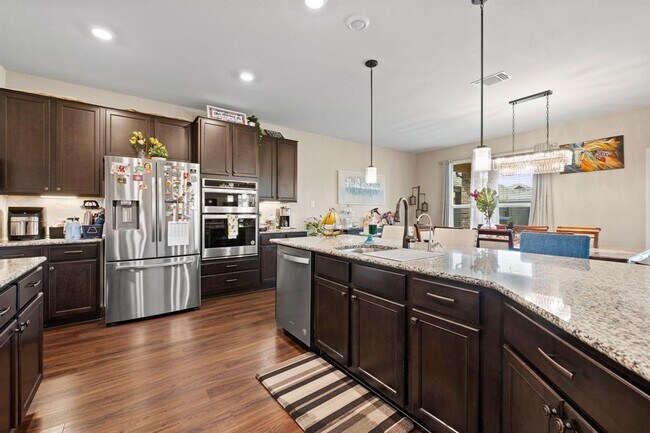 Building Photo - 1601 Sonny Dr