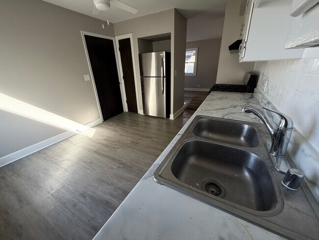 Building Photo - 516-518 South 70th Street