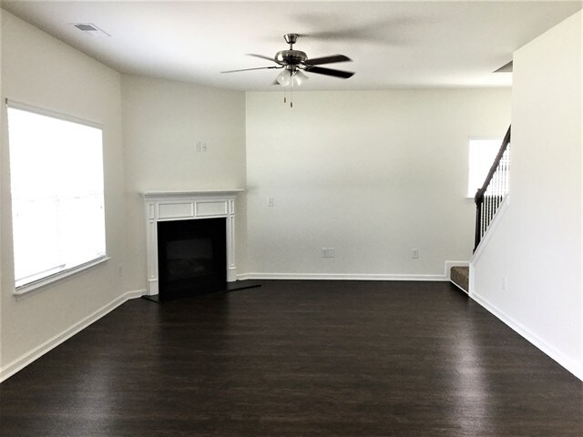 Building Photo - 3227 Grandview Club Rd