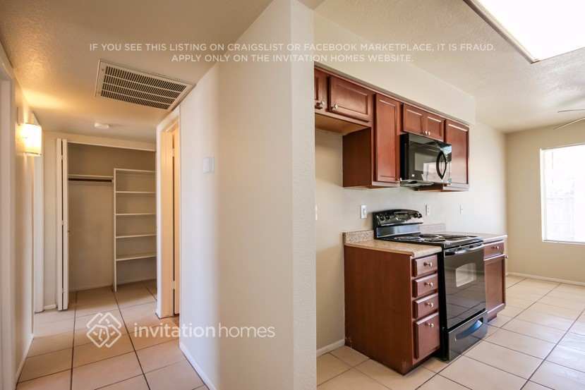 Building Photo - 3943 W Windrose Dr