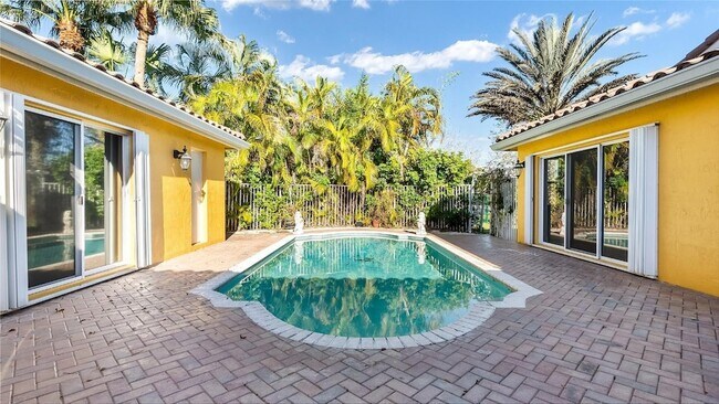 Building Photo - 19820 SW 7th Pl