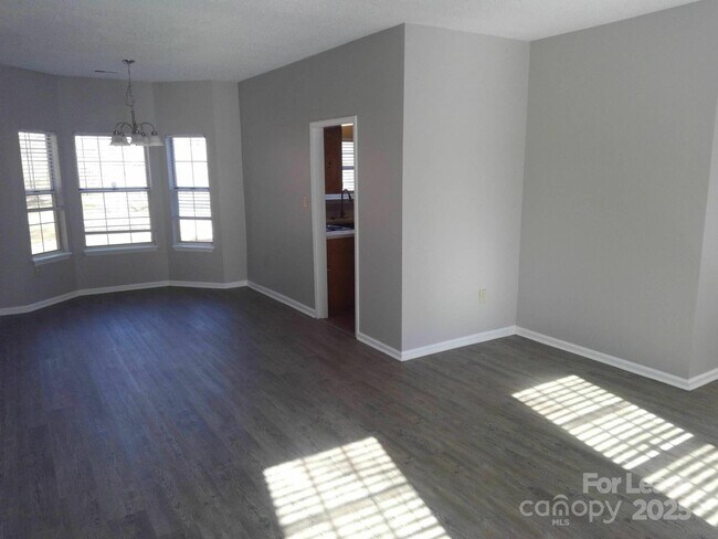 Building Photo - 7334 Reynard Ln
