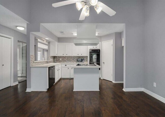 Building Photo - 13314 Ravensway Dr