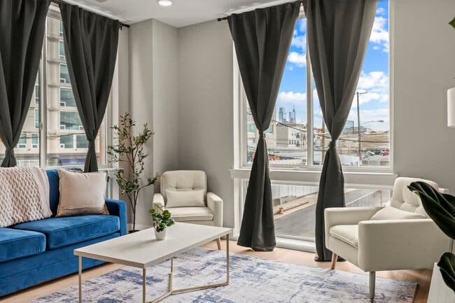 Building Photo - 916 N Delaware Ave