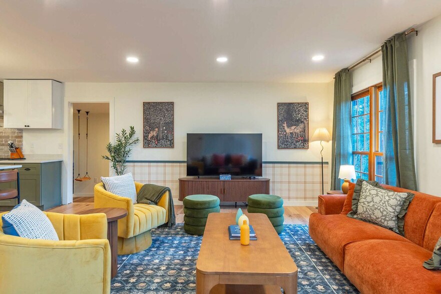 Building Photo - 32 Whitaker View Rd