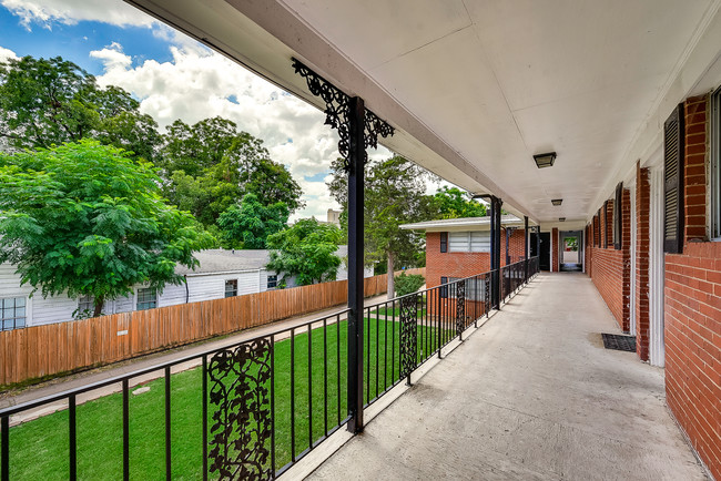 Building Photo - 4603 Junius St