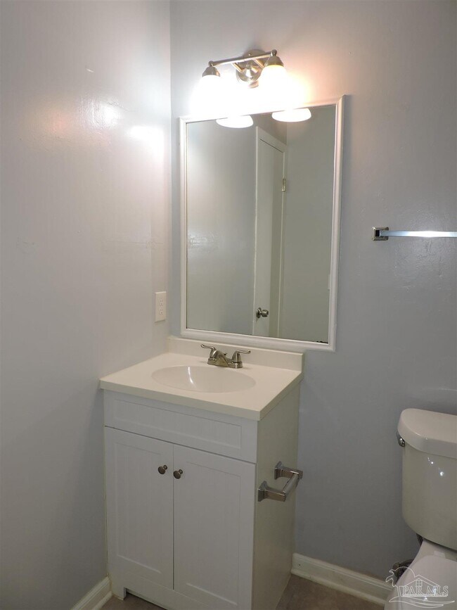 Building Photo - 7820 Oak Forest Pl