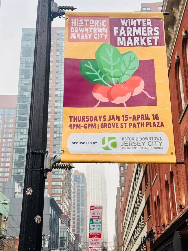 Building Photo - 354 Grove St