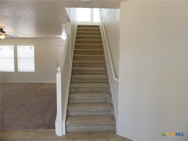 Building Photo - 664 Northern Lights Dr