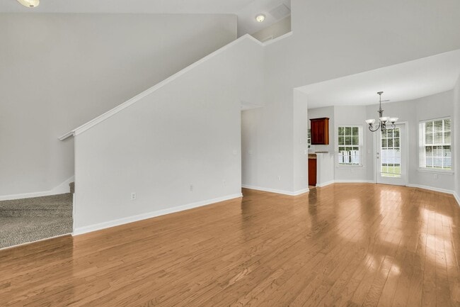 Building Photo - 145 Red Oak Dr