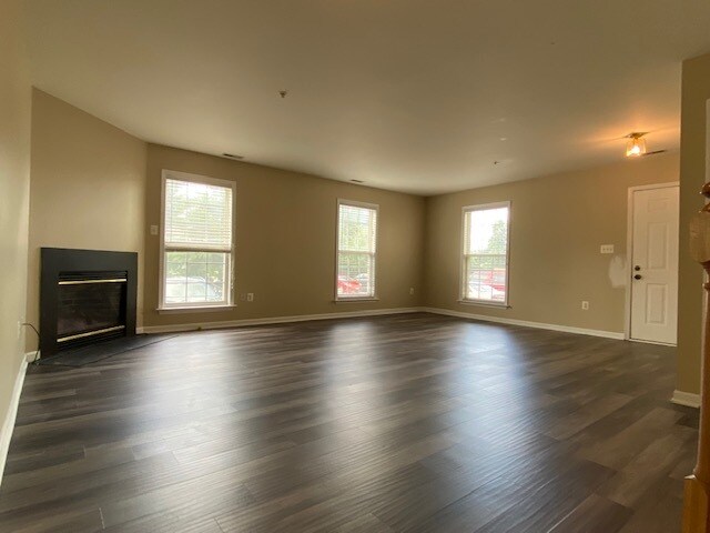 Building Photo - 2109 Bristol Dr