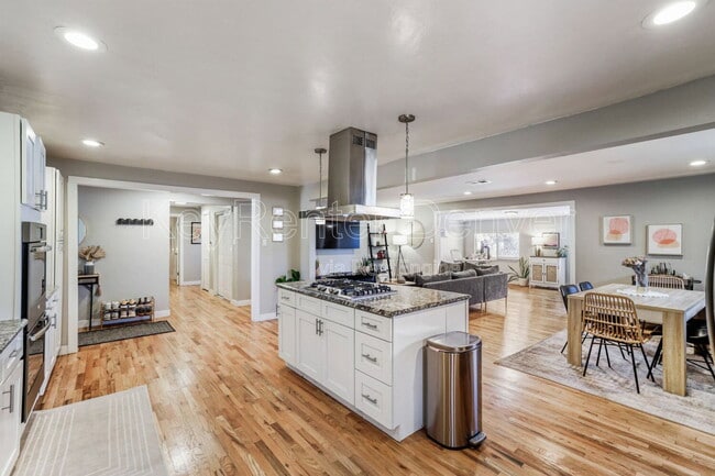 Building Photo - 2484 Pierce St