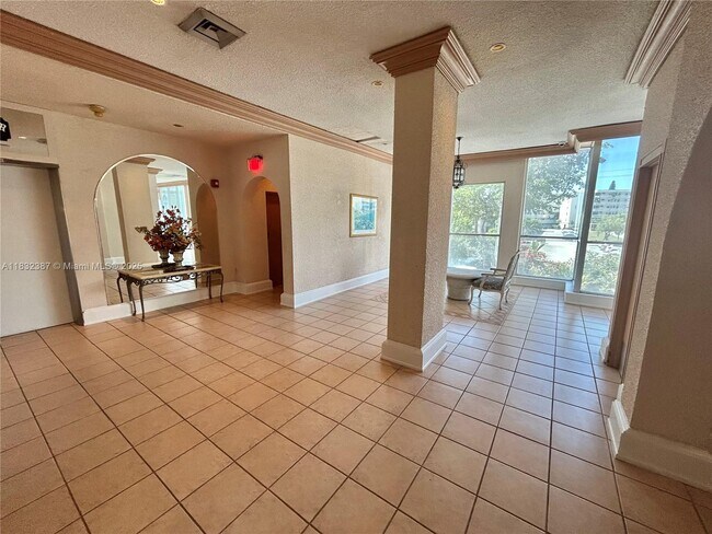 Building Photo - 18031 Biscayne Blvd