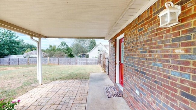 Building Photo - 275 Allen Dr