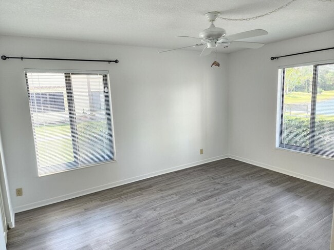 Building Photo - 2 BR 2 BA rental in the gated Pine Ridge c...