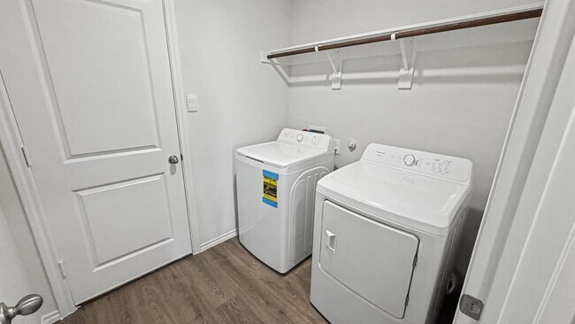 Building Photo - 3405 Tomahawk Dr