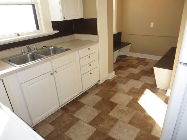 Building Photo - 1114 Rockhill St