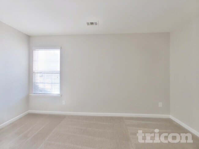 Building Photo - 131 Quail Springs Rd