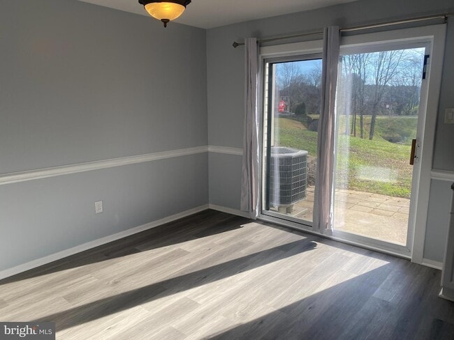 Building Photo - 4313 White Oak Ct