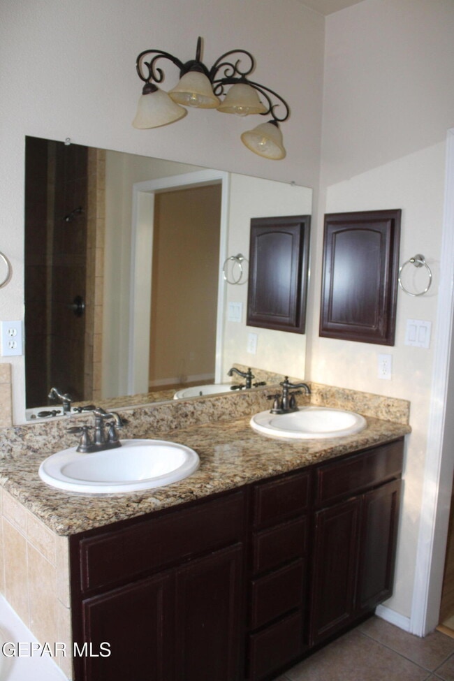 Building Photo - 3645 SAMMY REECE Pl