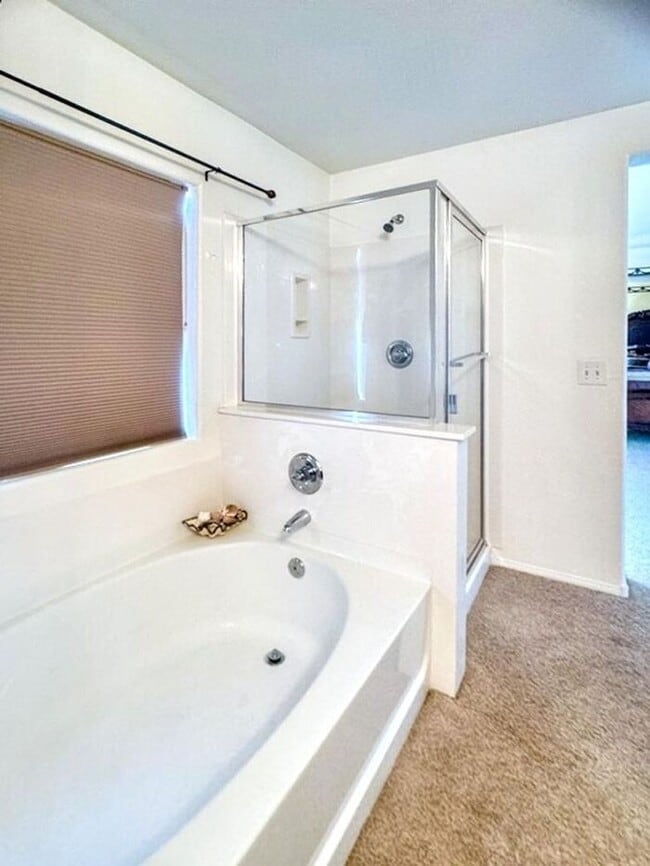 Building Photo - Welcome to your new home in North Las Vega...