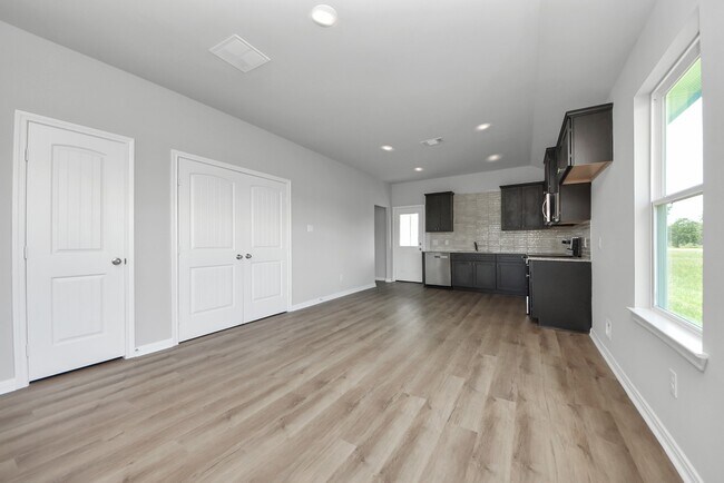 Building Photo - 288 Buckskin Dr