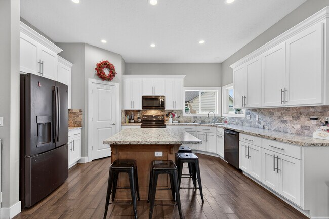 Building Photo - 2110 S Herron Dr