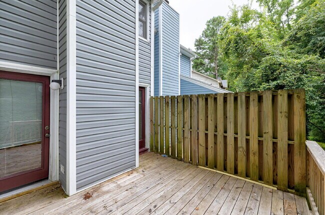 Building Photo - 5544 Kaplan Dr