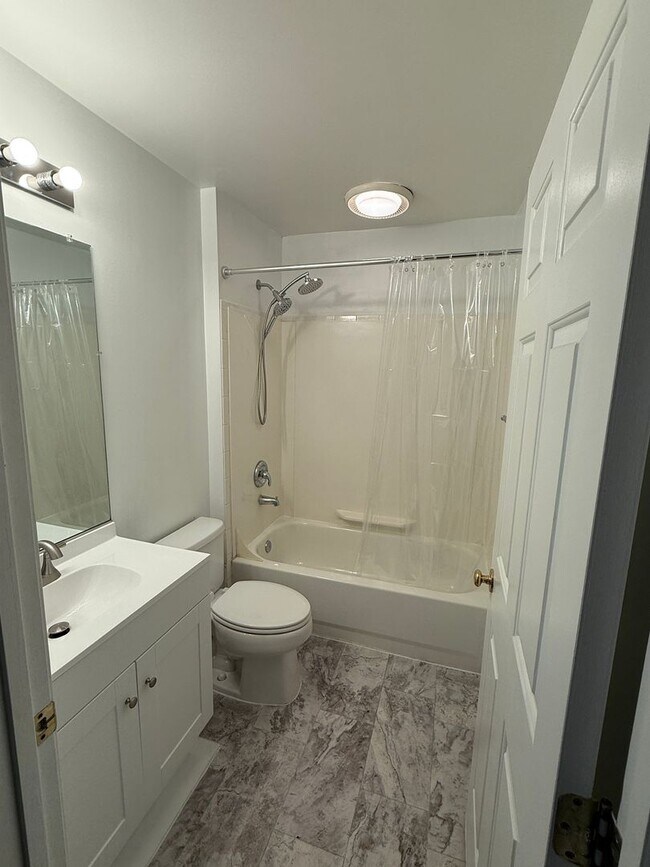 Building Photo - 17301 Pacific Rim Terrace